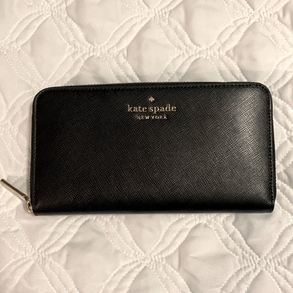 Kate spade saffiano leather wallet. Black.